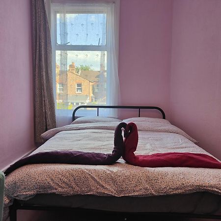 Charming Double Bed Retreat 호텔 런던 외부 사진