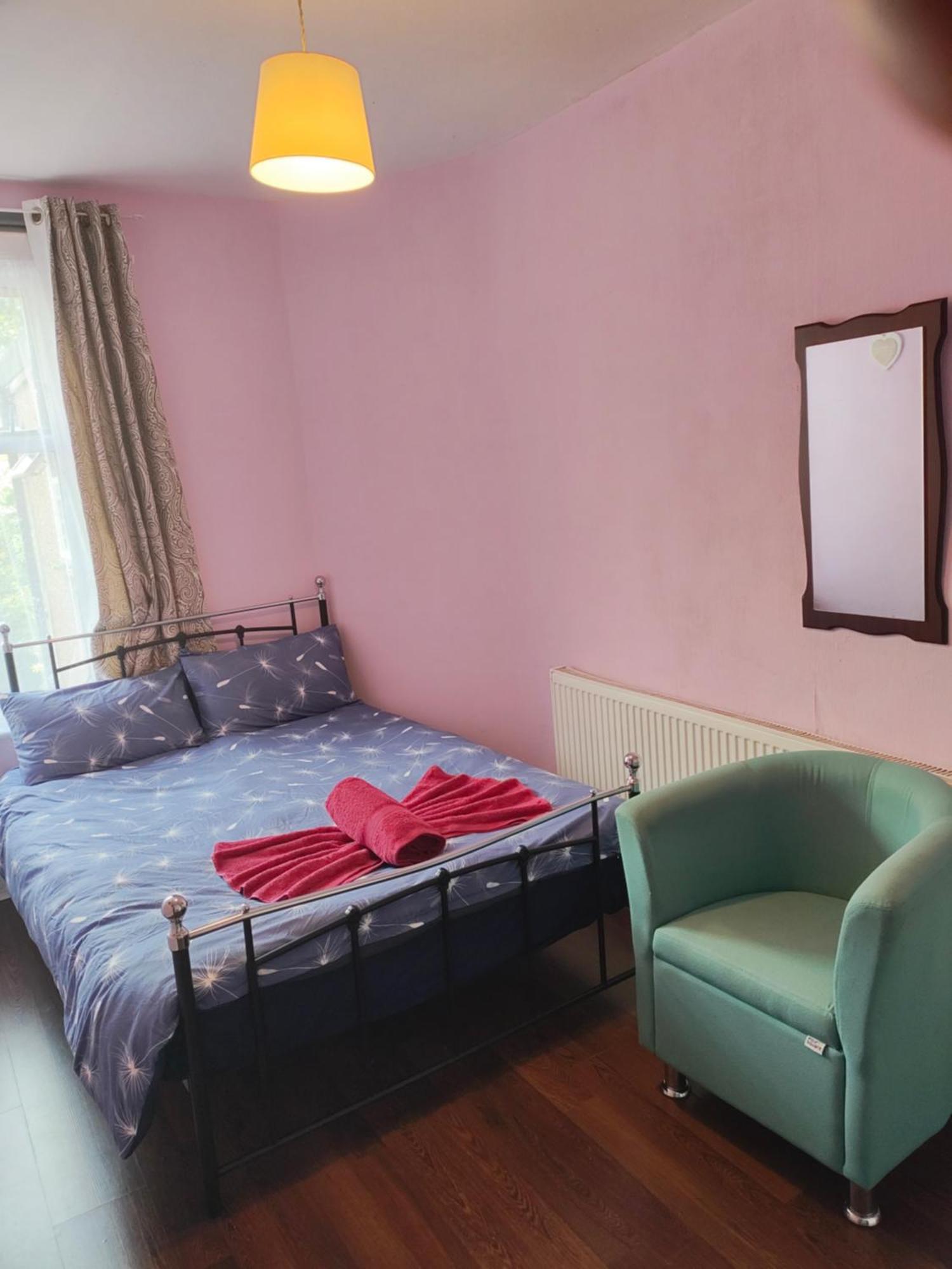 Charming Double Bed Retreat 호텔 런던 외부 사진