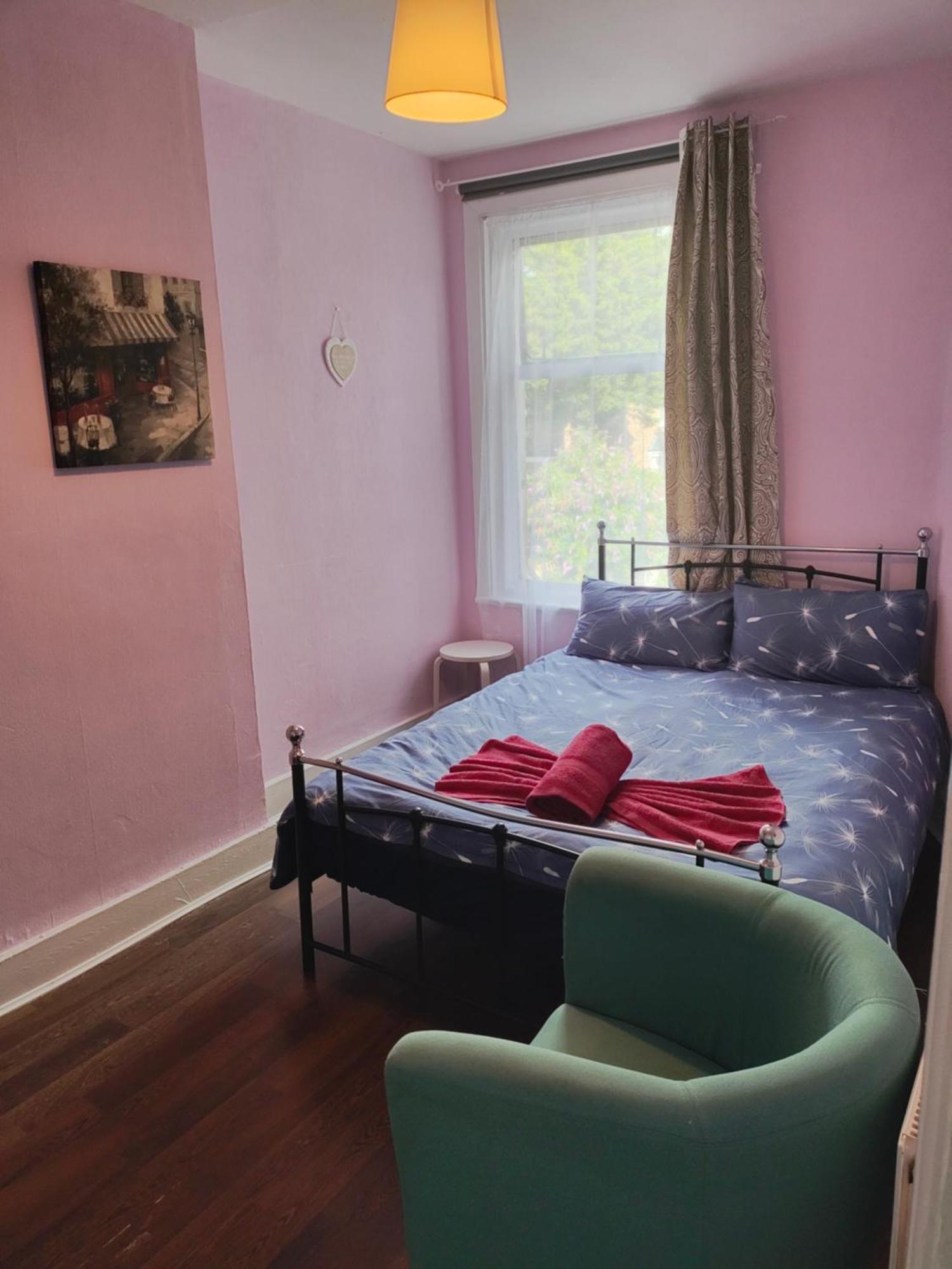 Charming Double Bed Retreat 호텔 런던 외부 사진