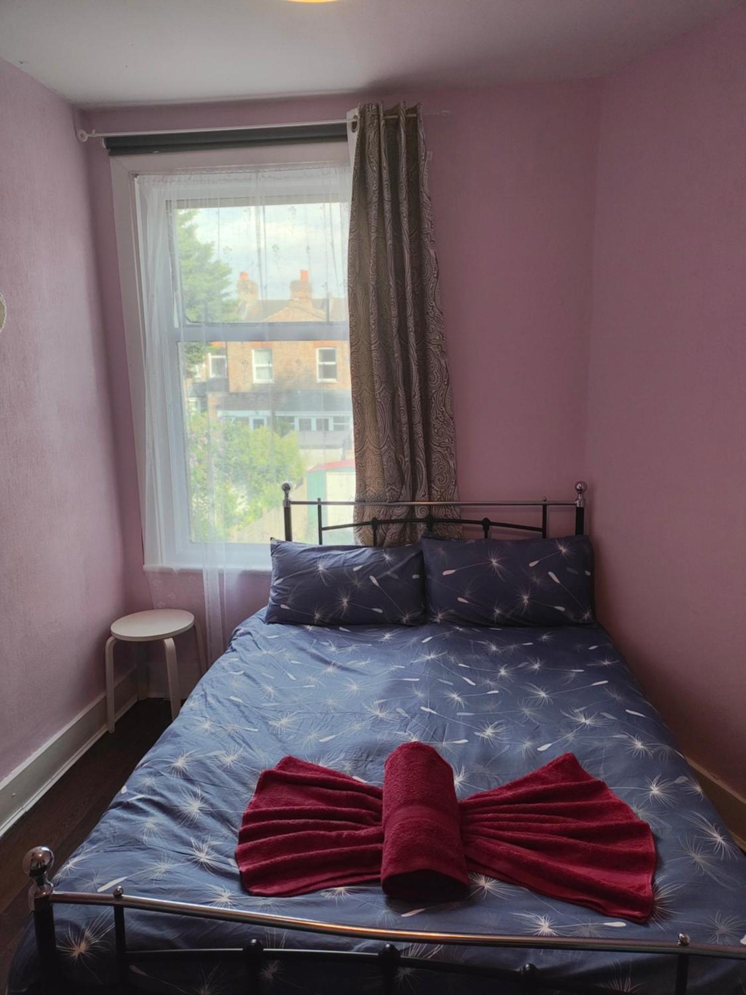 Charming Double Bed Retreat 호텔 런던 외부 사진