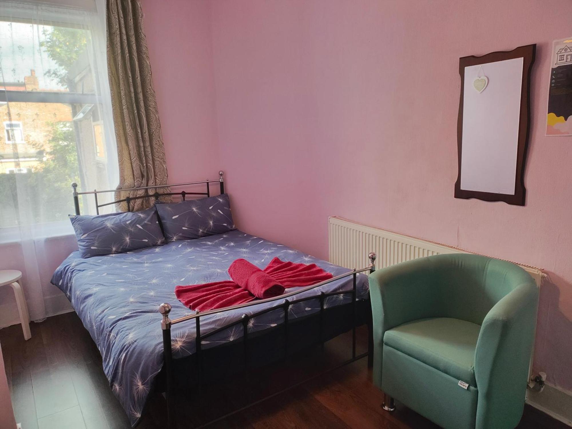 Charming Double Bed Retreat 호텔 런던 외부 사진